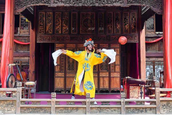 力壓盧克曼、薩拉赫??官方：阿什拉夫獲得非洲媒體頒發(fā)的金獅獎(jiǎng)